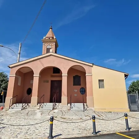 Lovely One-bedroom Attic In An Ancient Village Apartman Bologna