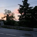 Lovely One-bedroom Attic In An Ancient Village Apartmán