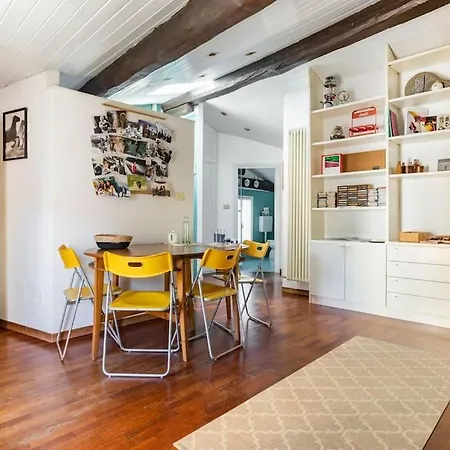 Lovely One-bedroom Attic In An Ancient Village * Bologne