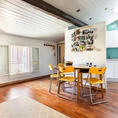 Daire Lovely One-bedroom Attic In An Ancient Village Bolonya