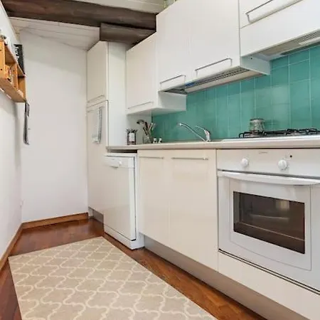 Lovely One-bedroom Attic In An Ancient Village Appartement *
