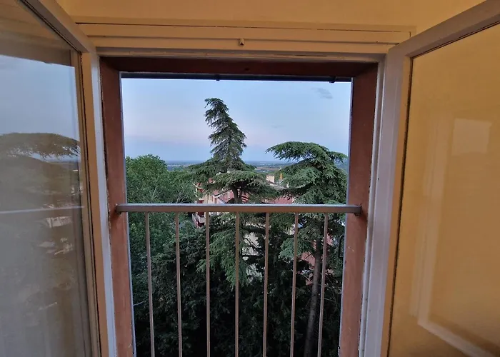 Lovely One-bedroom Attic In An Ancient Village Apartmán *