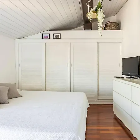 Lovely One-bedroom Attic In An Ancient Village Apartament