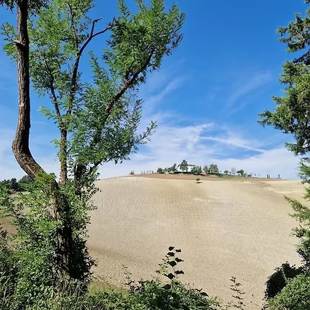 Lovely One-bedroom Attic In An Ancient Village Apartamento Bolonia