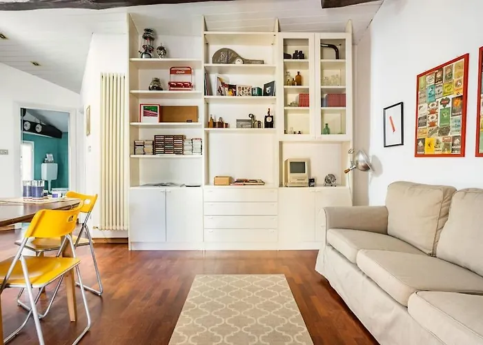 Lovely One-bedroom Attic In An Ancient Village Apartamento *